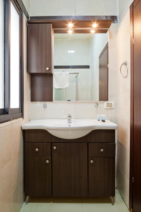 Nhe Rothschild'S Corner Apartment เทลอาวีฟ ภายนอก รูปภาพ